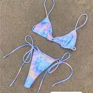 Skatie TAVARUA Betsy S & Cheryl M